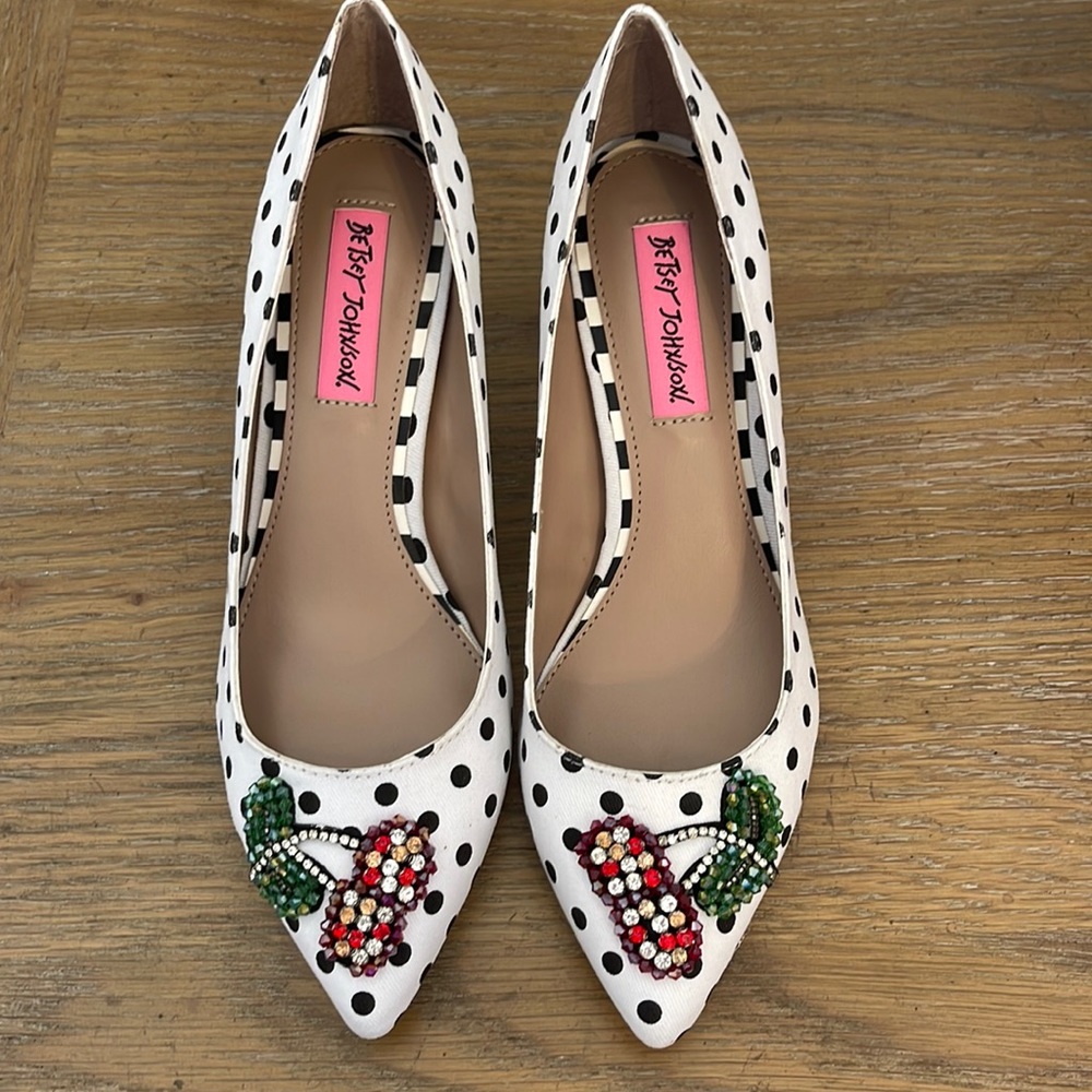 Betsey Johnson mystic white shoes size 6.5 new in box. Polka dot